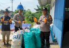 Polsek-Tanggulangin-Dampingi-Gapoktan-Randegan-Jemur-Hasil-Panen-Jagung-untuk-Penuhi-Standar-Kualitas